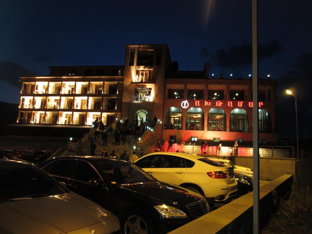 Akhtamar Hotel Cjsc Арзакан Экстерьер фото