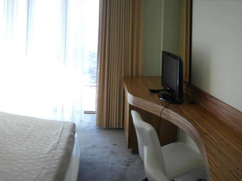 Akhtamar Hotel Cjsc Арзакан Экстерьер фото